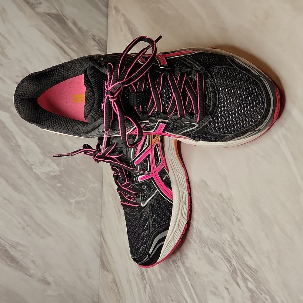 EUC ASICS Gel Equation 8